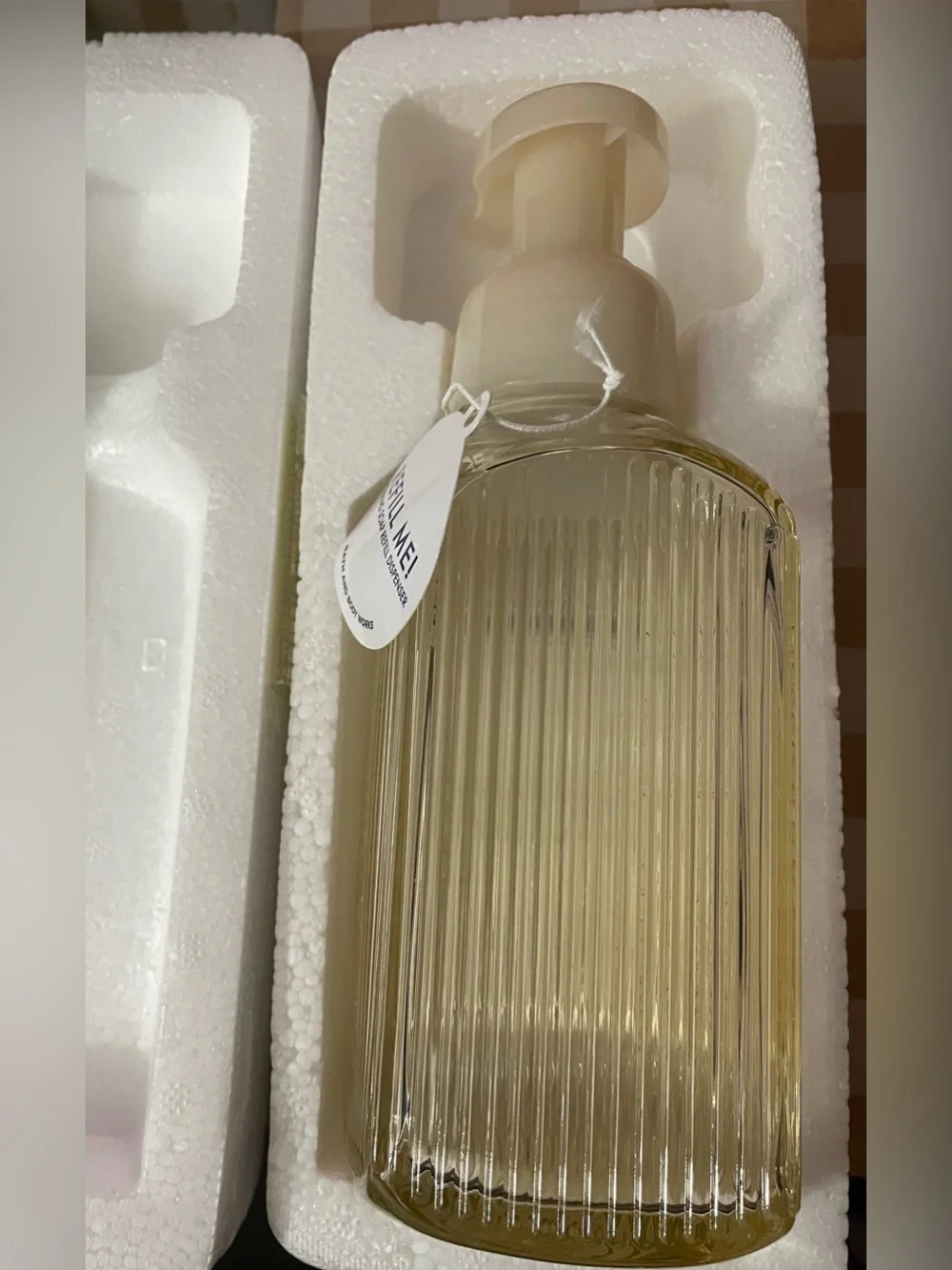 Bath & Body Works Cream Glass Vertical Lines Foam Soap Dispenser NWT